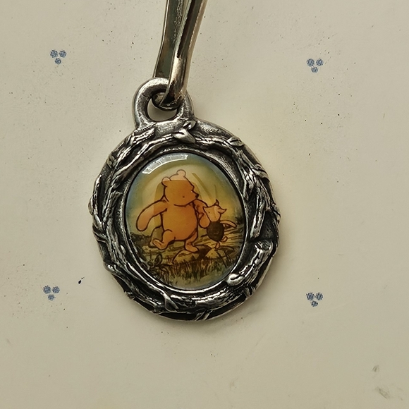 Disney Winnie The Pooh And Piglet PEWTER zipper Pull Or Pendant Vintage - Picture 3 of 5